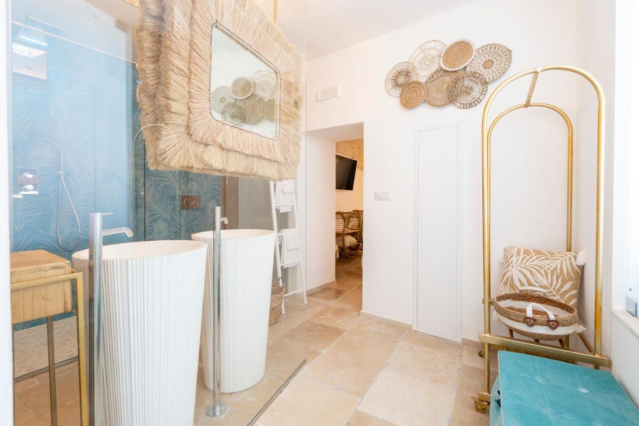 Apulia Charming Suites - Casa Lonfo Suite Sole Monopoli Exterior photo